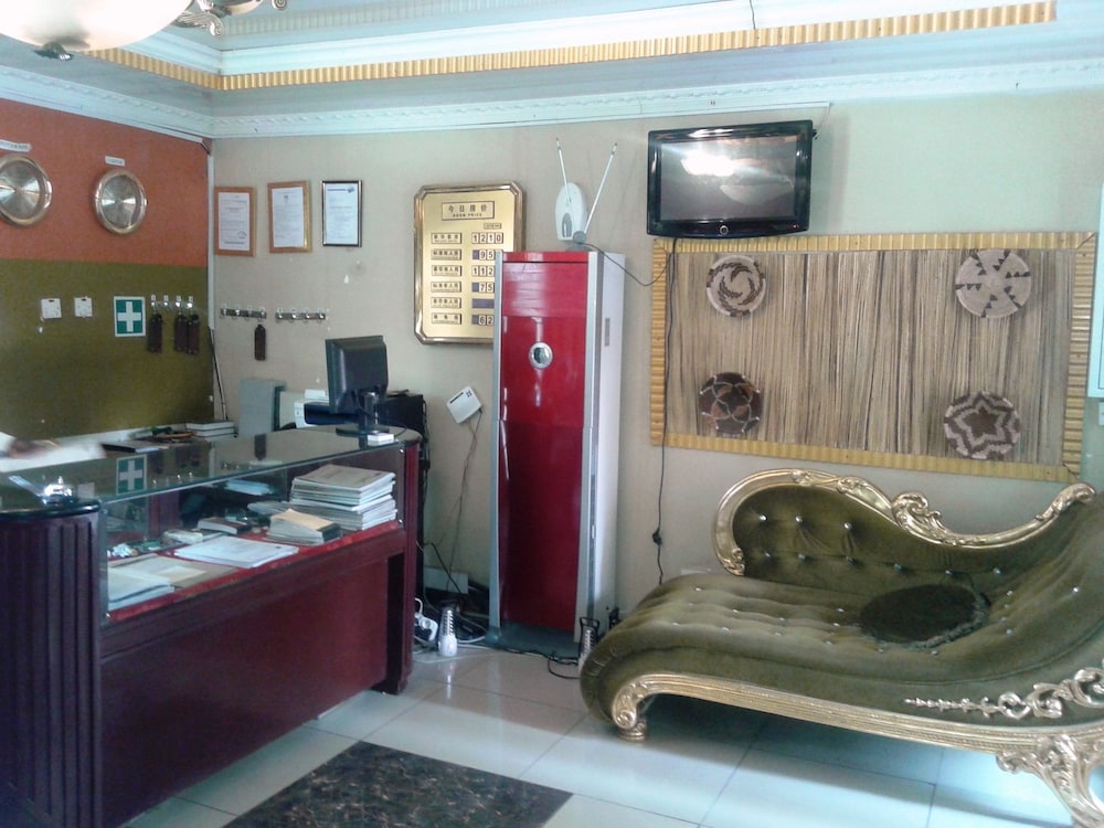 Gumare Executive Lodge 7/47