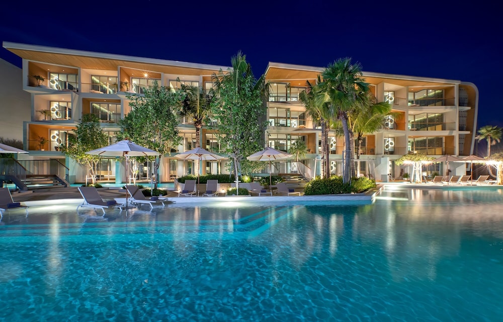 Wyndham Grand Nai Harn Beach Phuket 43/50