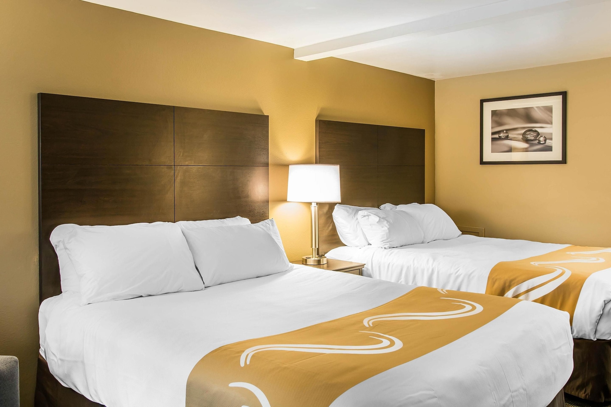 غرفة قياسية بسريرين كوين، Quality Inn & Suites Houghton Downtown 5/8