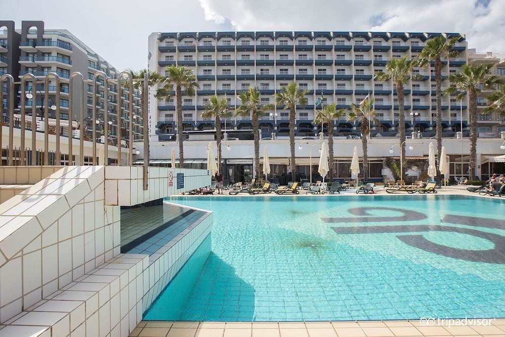 Qawra Palace Resort & Spa 64/66