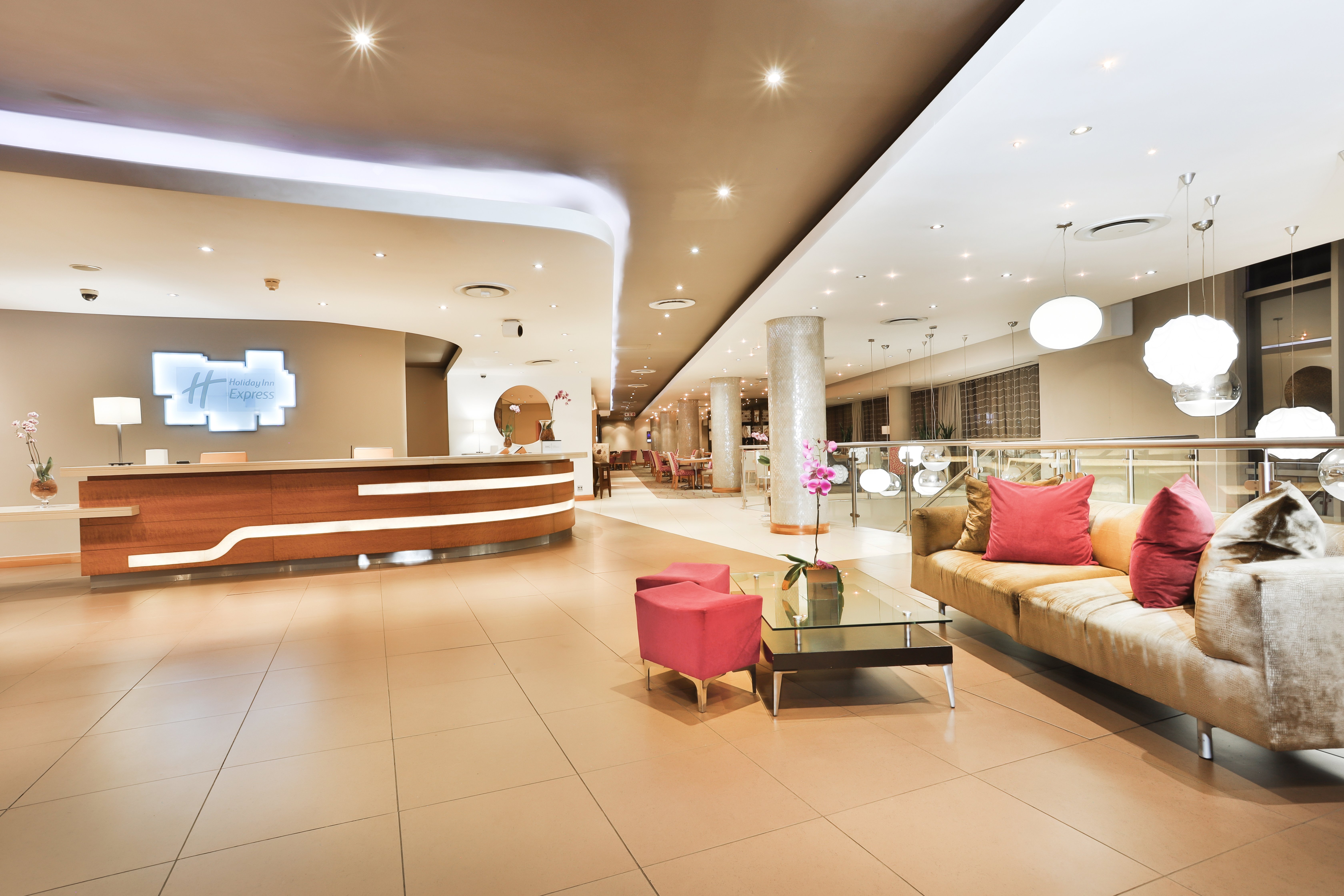 HOLIDAY INN EXPRESS DURBAN - UMHLANGA 56/83