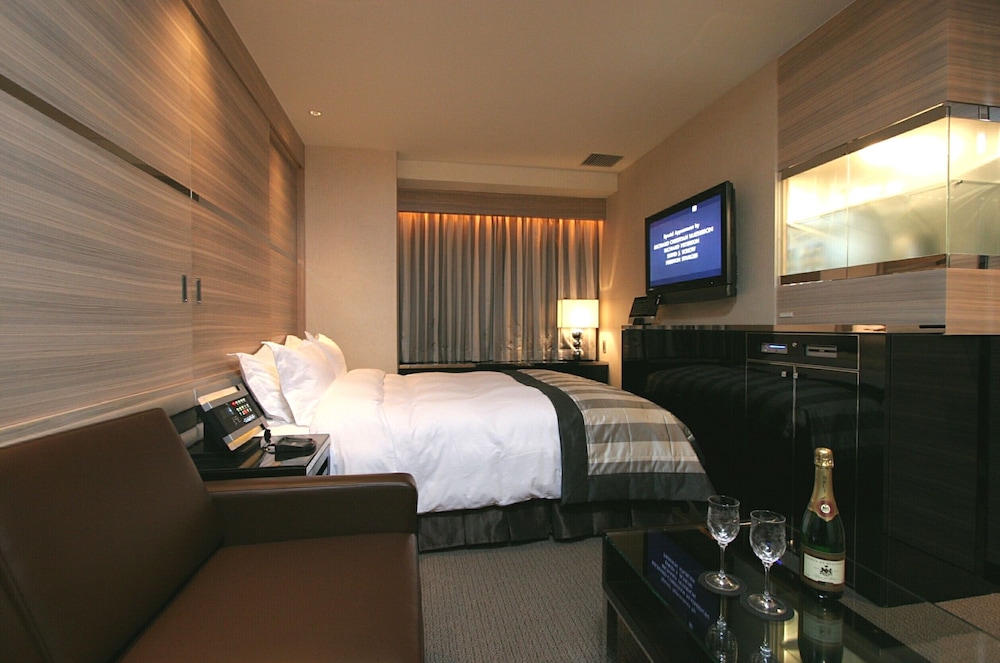 Hotel The Glanz 8/19