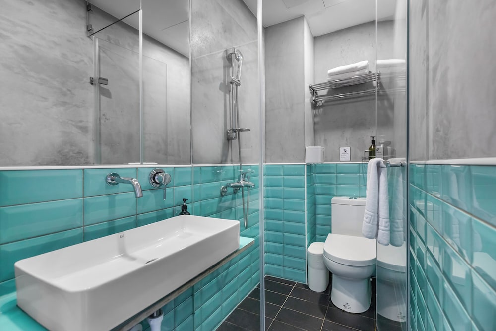 H& Jiufen The Ocean Theory BnB 38/38