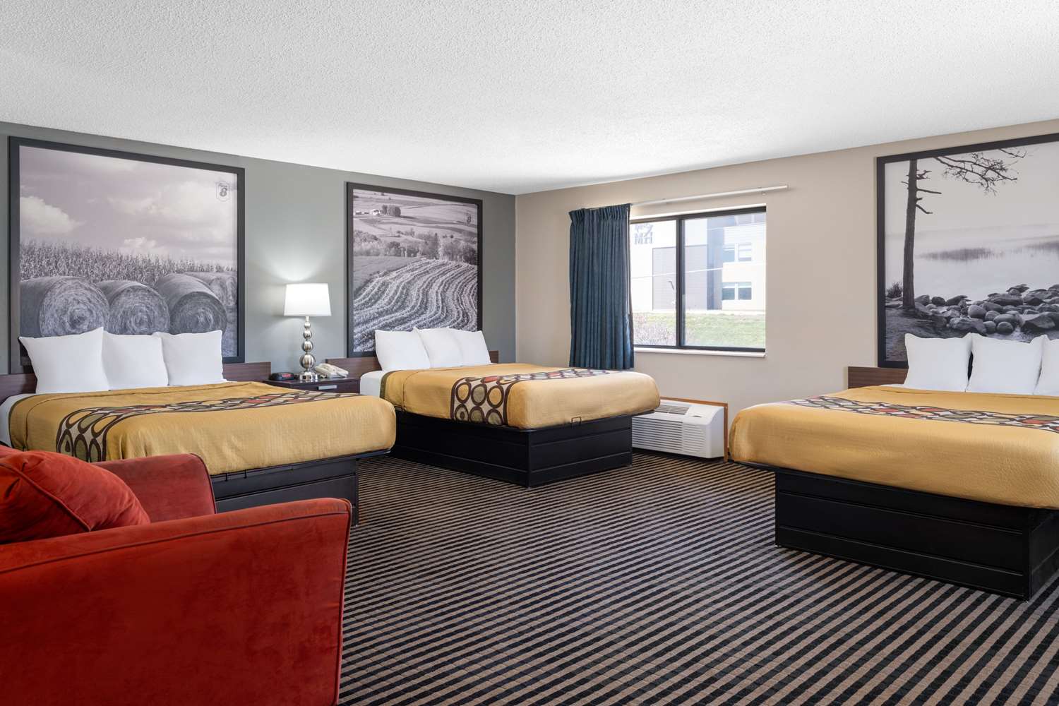 Super 8 by Wyndham Humboldt 31/48