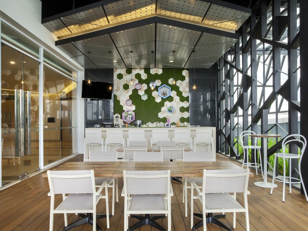 Ibis Styles Jakarta Sunter 42/62