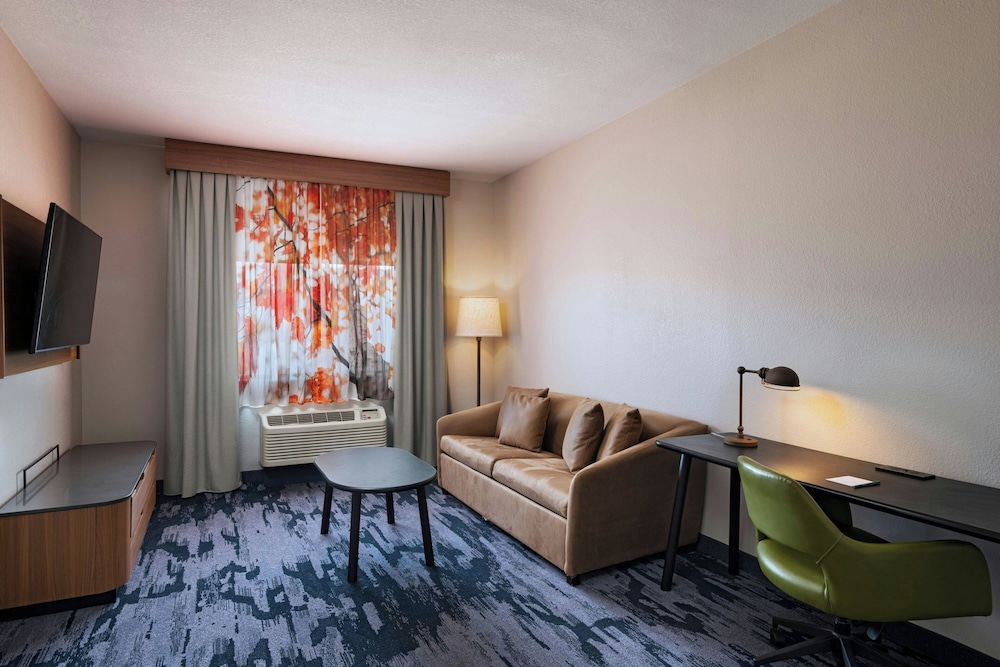Chandler Hospitality Inn (Holiday Inn Express and Suites Phoenix/Chandler) 18/32