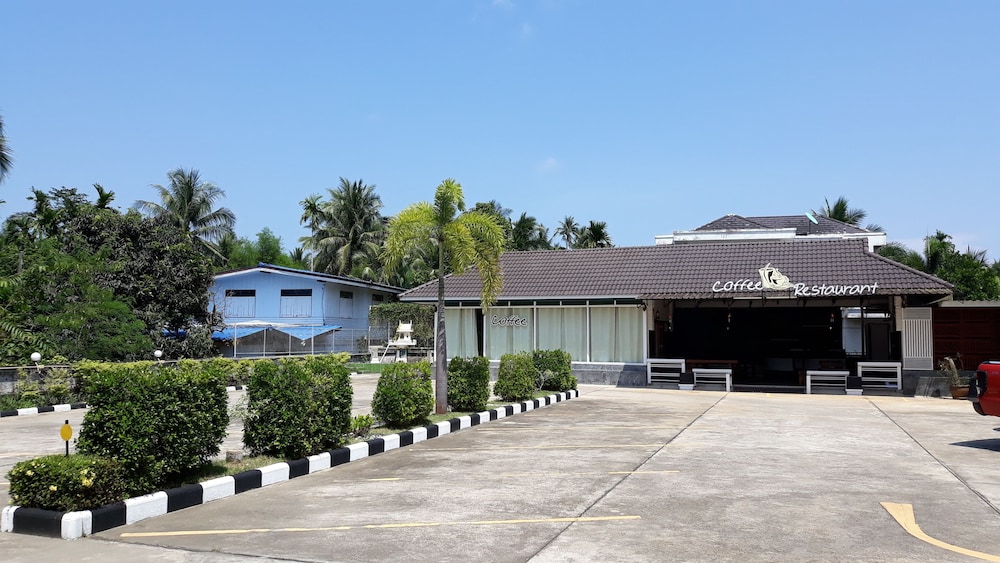 Chumphon Travelodge Hotel 2/37