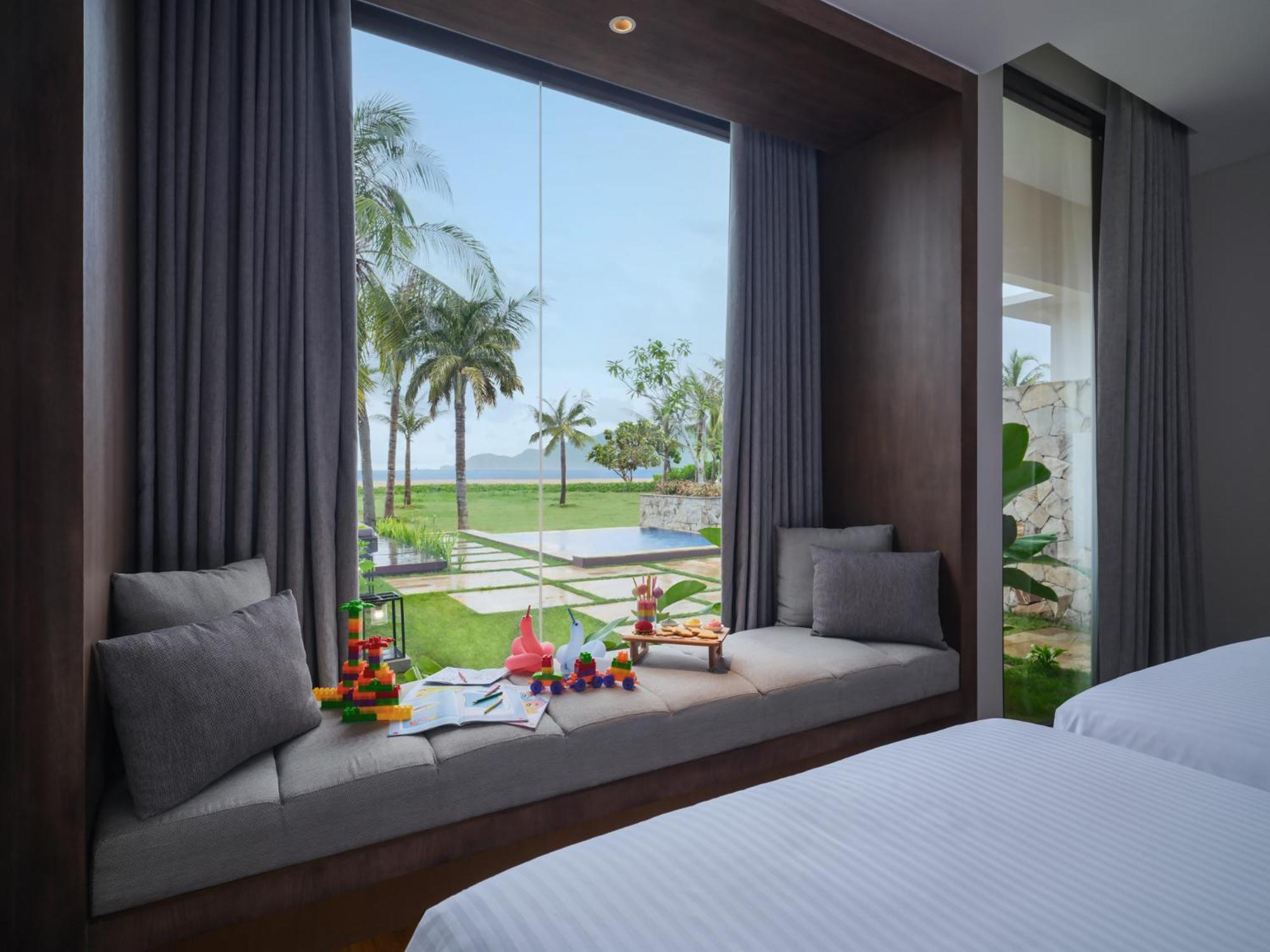 2 Bedrooms, Villa, Beach Front, Sea View, with Pool