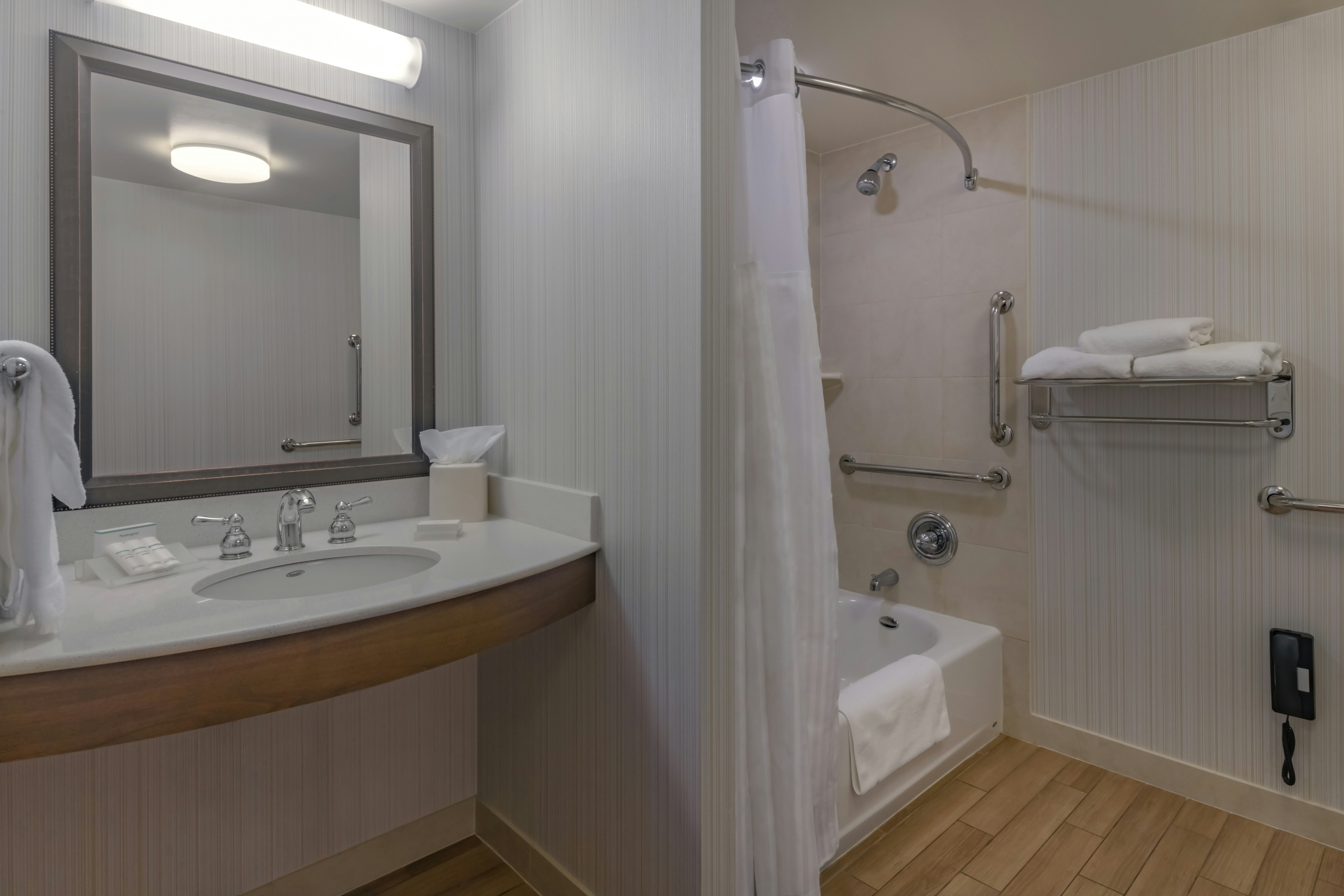 جناح بسرير كينج لذوي الإعاقة، Hilton Garden Inn Devens Common 3/4