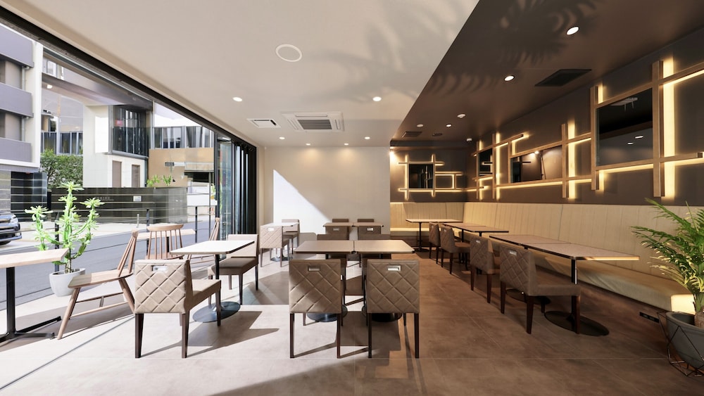Doutonbori Crystal Hotel IV 37/45