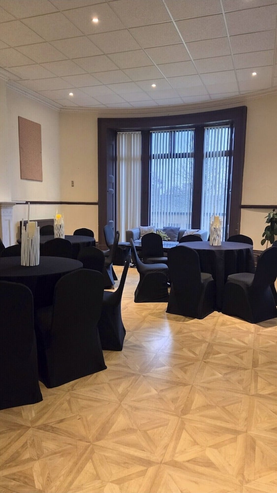 Devonshire House Hotel 34/50