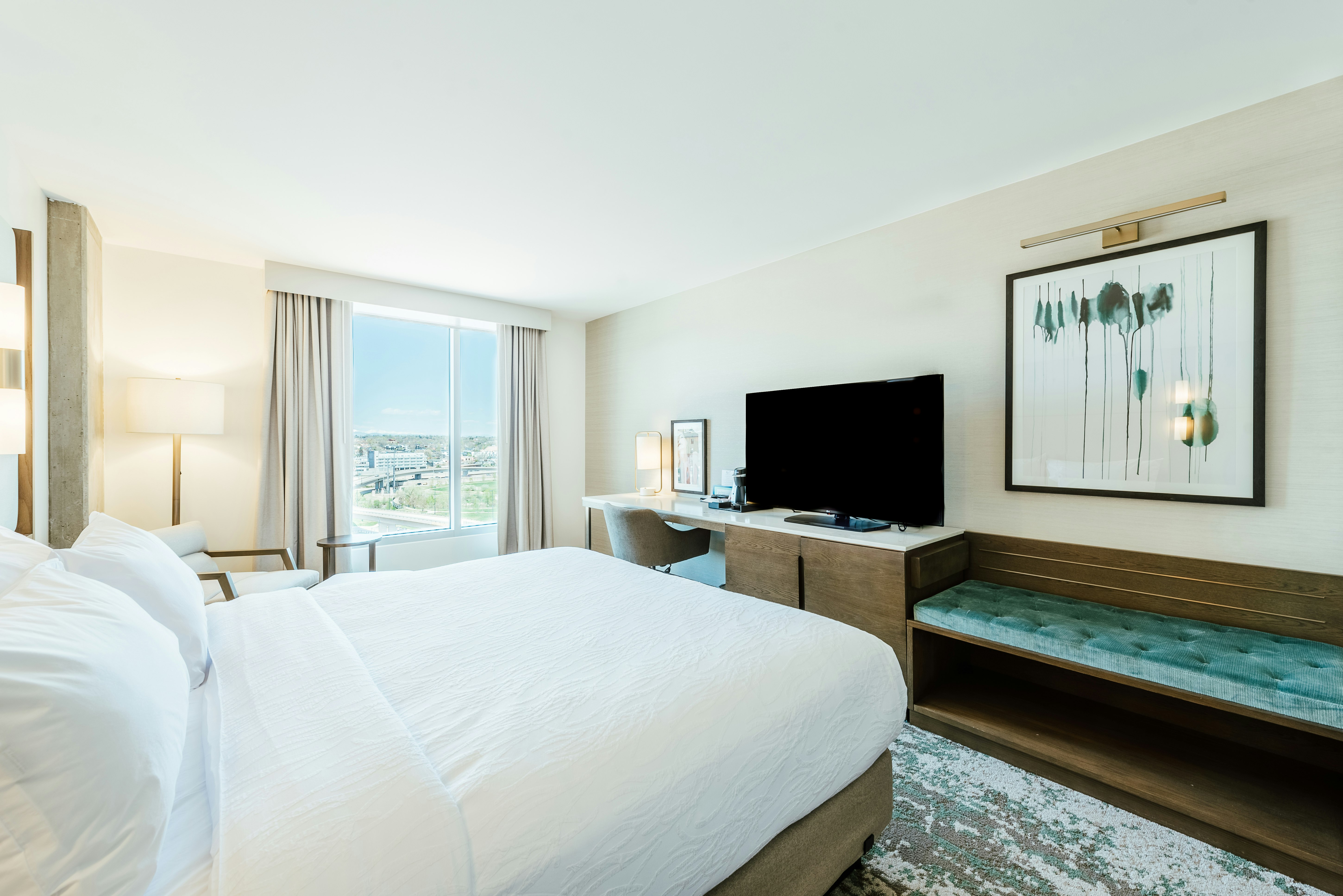 ROOM, KING BED