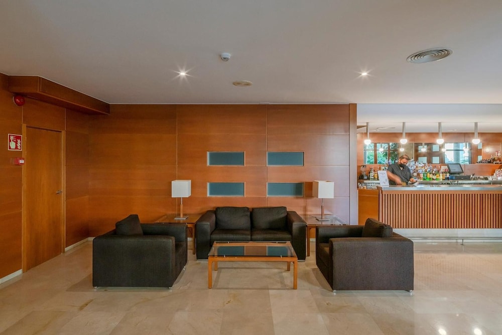 Hotel Los Robles 7/33