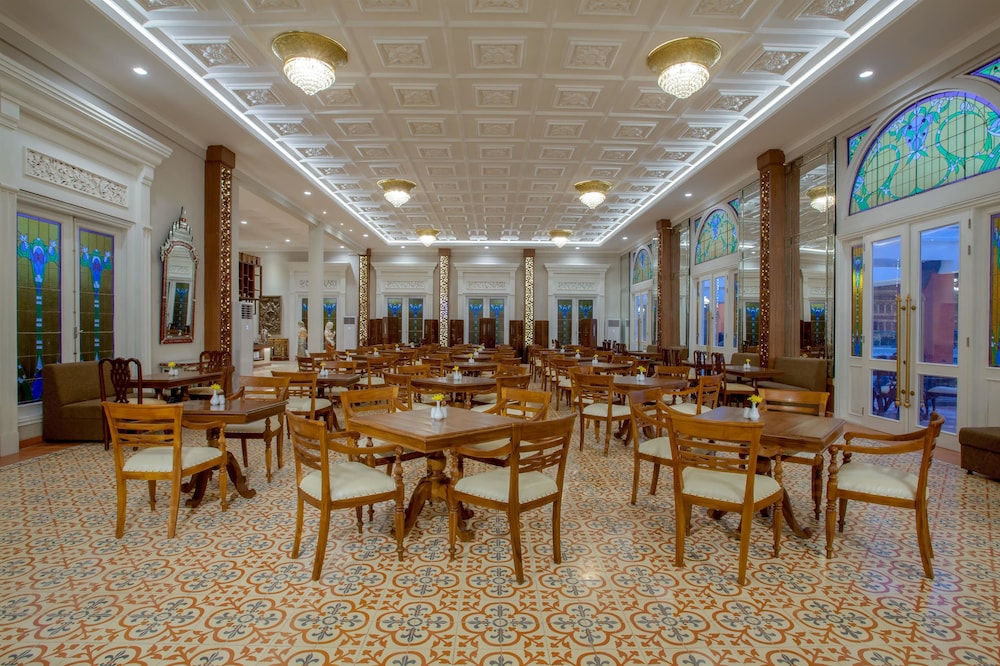 Ramada Suites By Wyndham Solo 36/45
