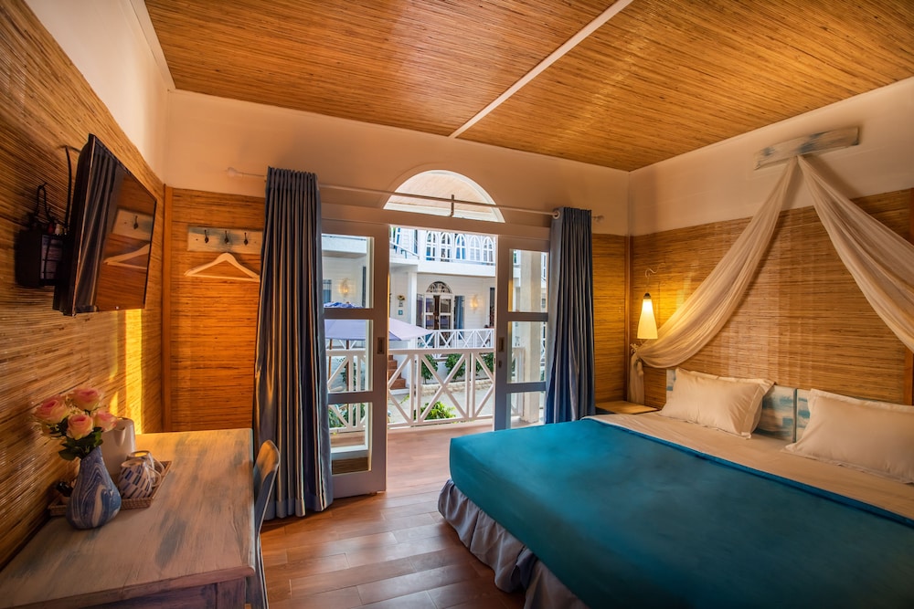 Santorini Beach Resort 31/65