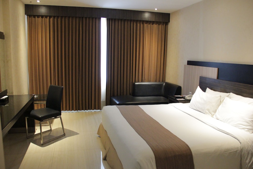 SUPER, DELUXE, KING BED