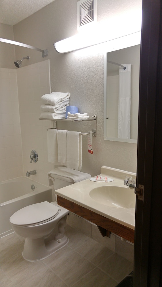Super 8 by Wyndham Waynesboro 19/36