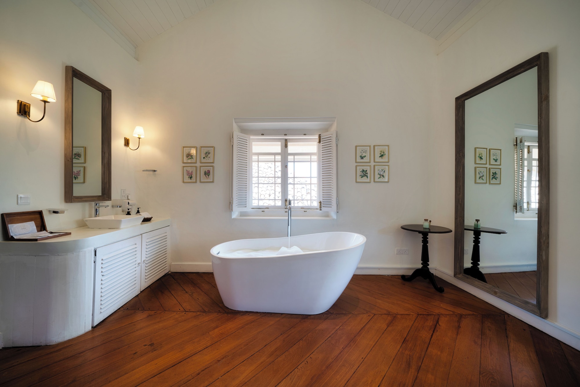 GRAND, SUITE, APARTMENT