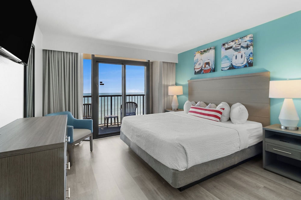 3 BEDROOMS, MARINER, CONDO, DELUXE, OCEAN FRONT