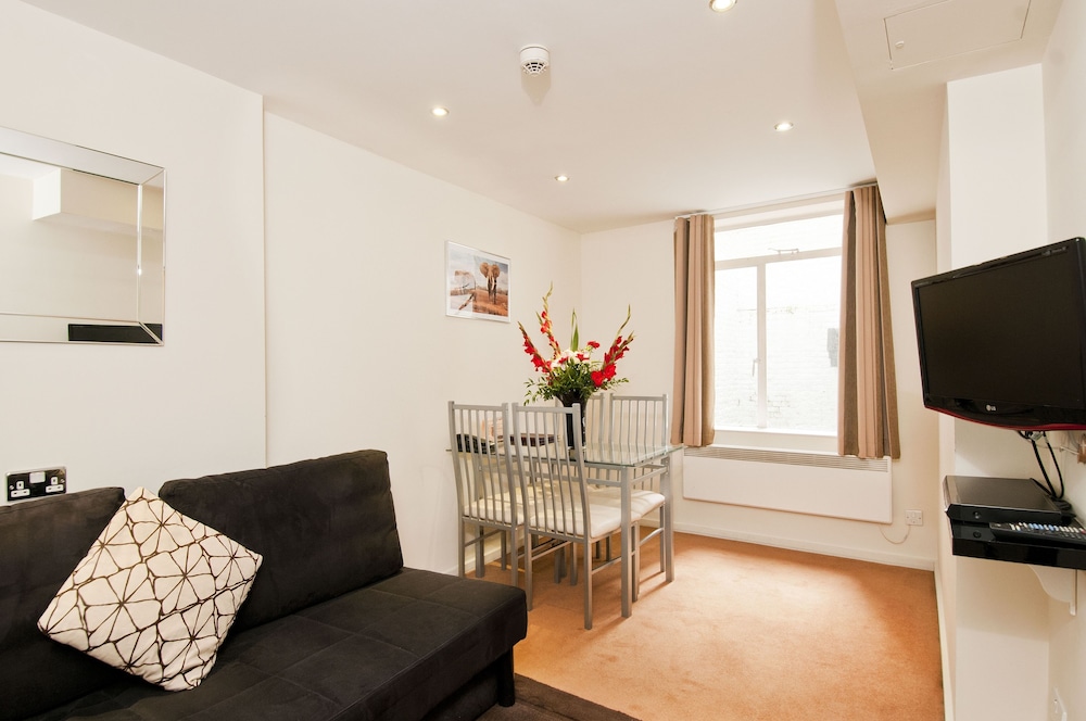 Grand Plaza Serviced Apartments 52/76