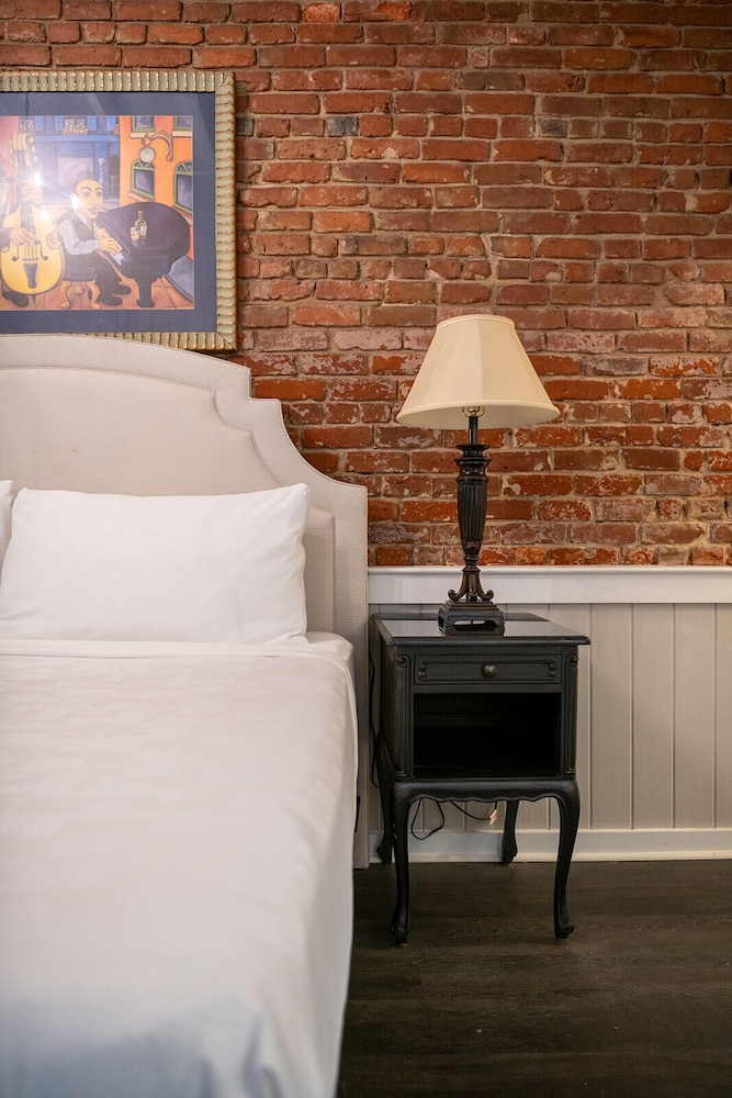 French Quarter Suites Hotel 28/55