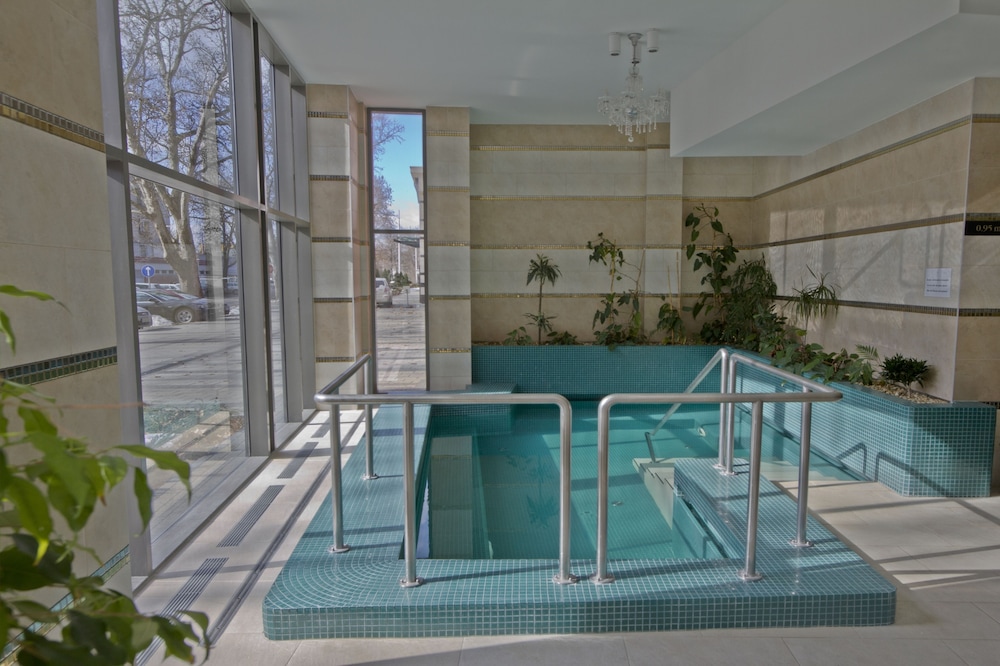 Divinus Hotel 39/71