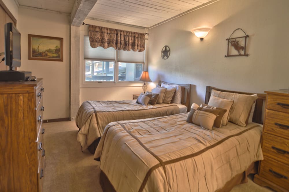 Top of the Village - Destination Hotels & Resorts 43/56