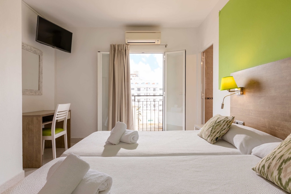 Hostal Mari 8/50
