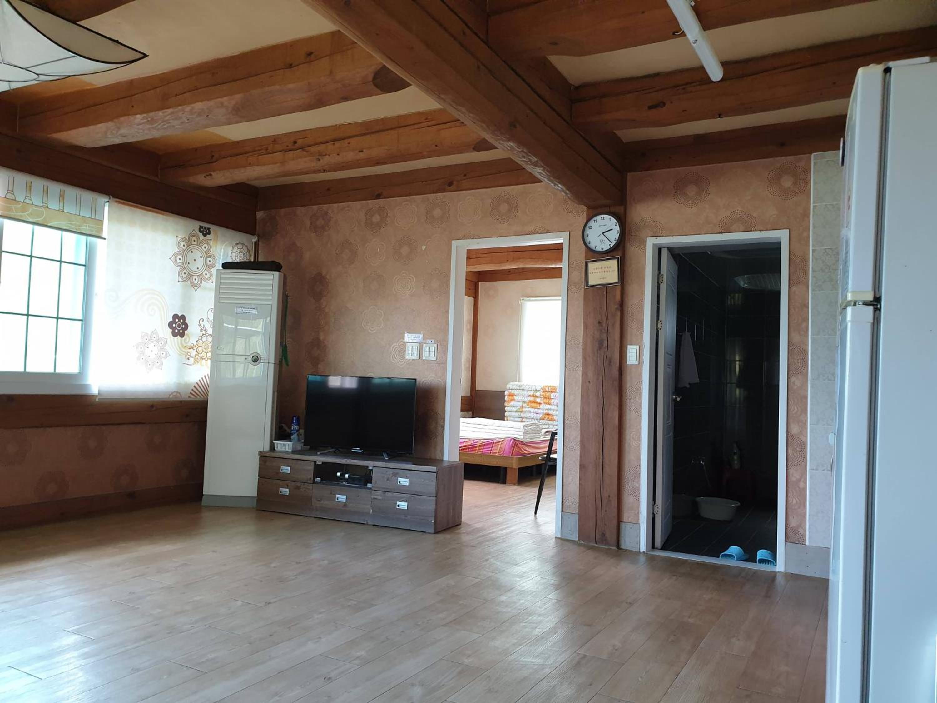 Tongyeong Ye Hyang Pension 17/29