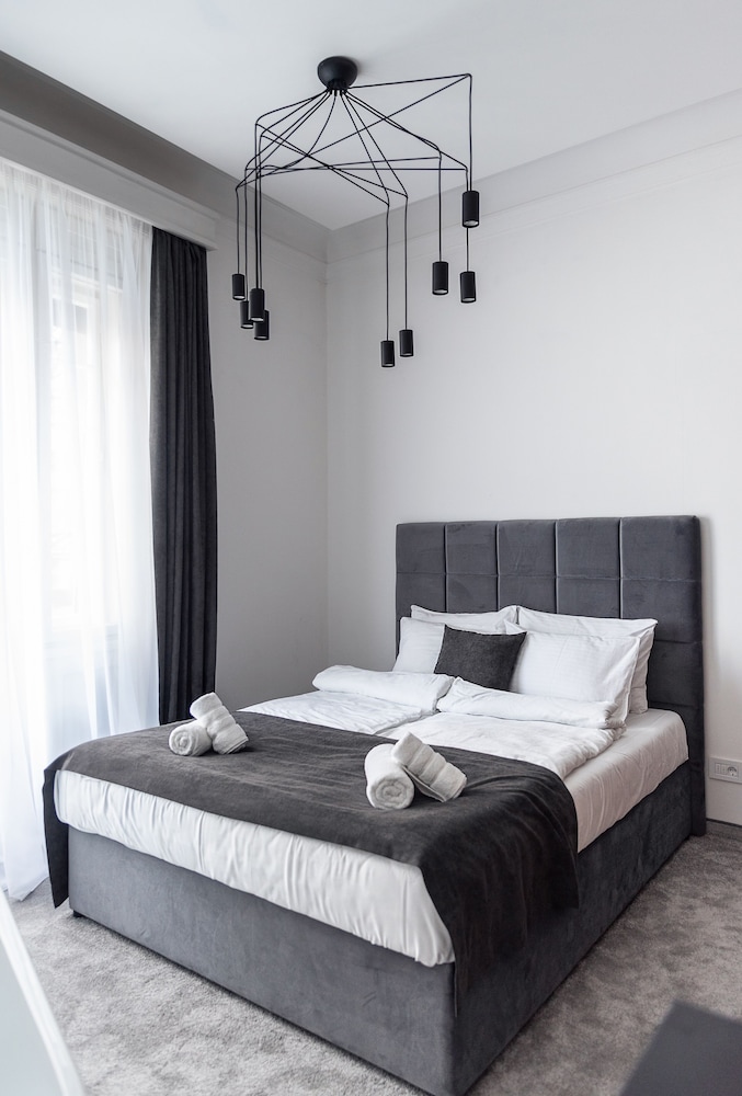 Kings Palace Suites 13/50