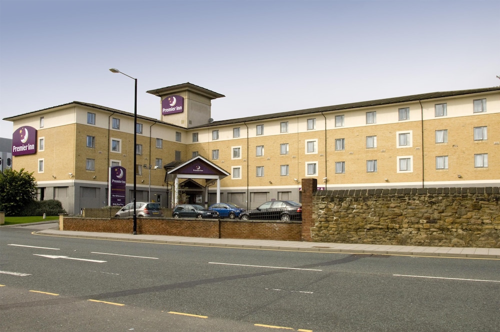 Premier Inn Newcastle City Centre (Millennium Bridge) 26/28