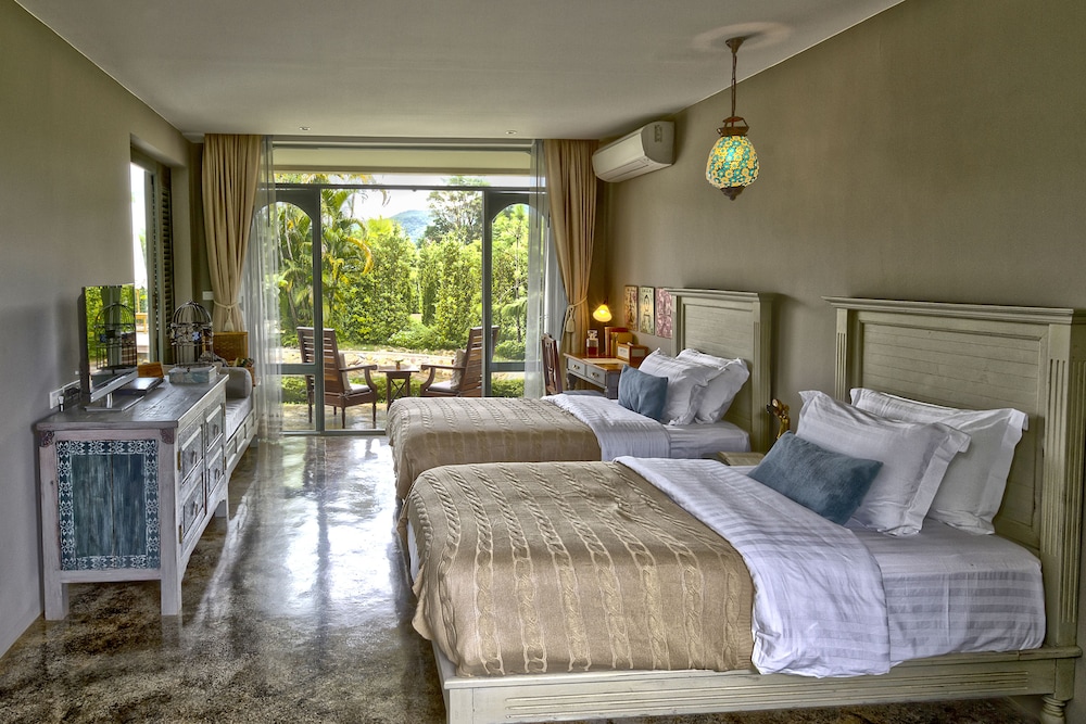 Reverie Siam Resort 7/50