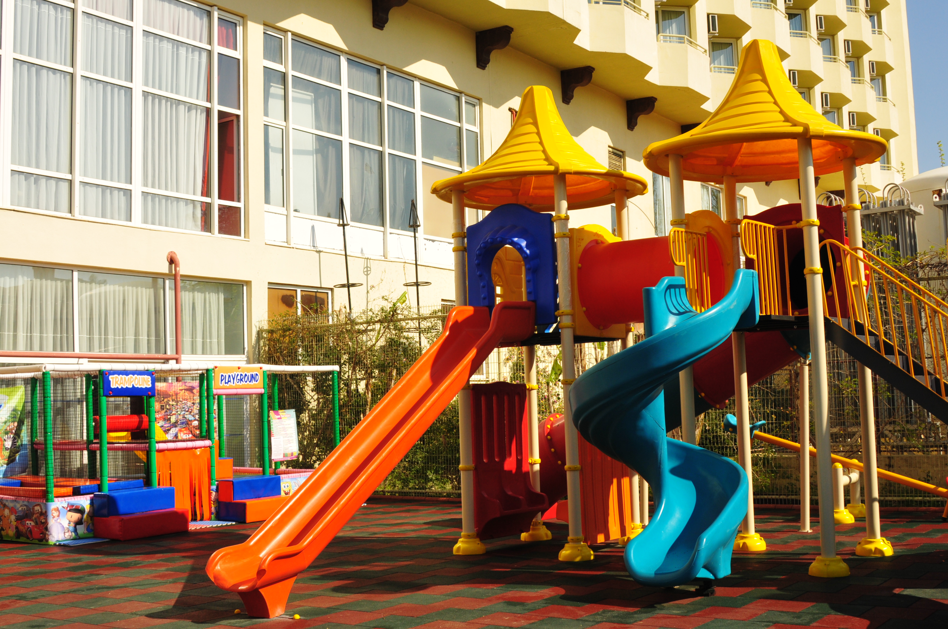 Nova Park Hotel 52/64