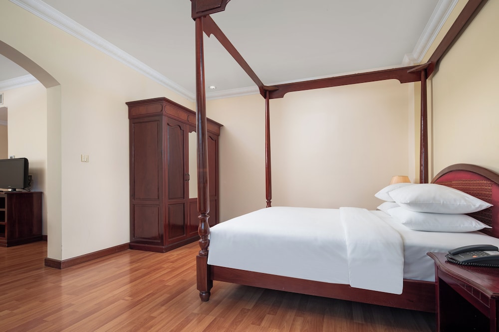 غرفة تنفيذية بسرير كينج