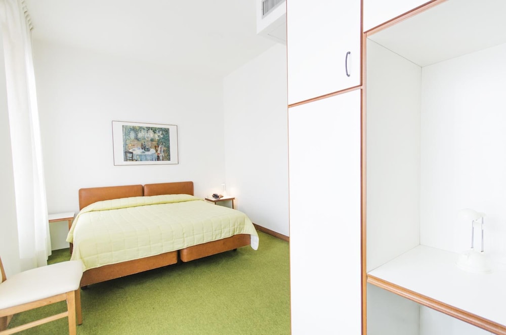 Hotel Molise 2 34/64