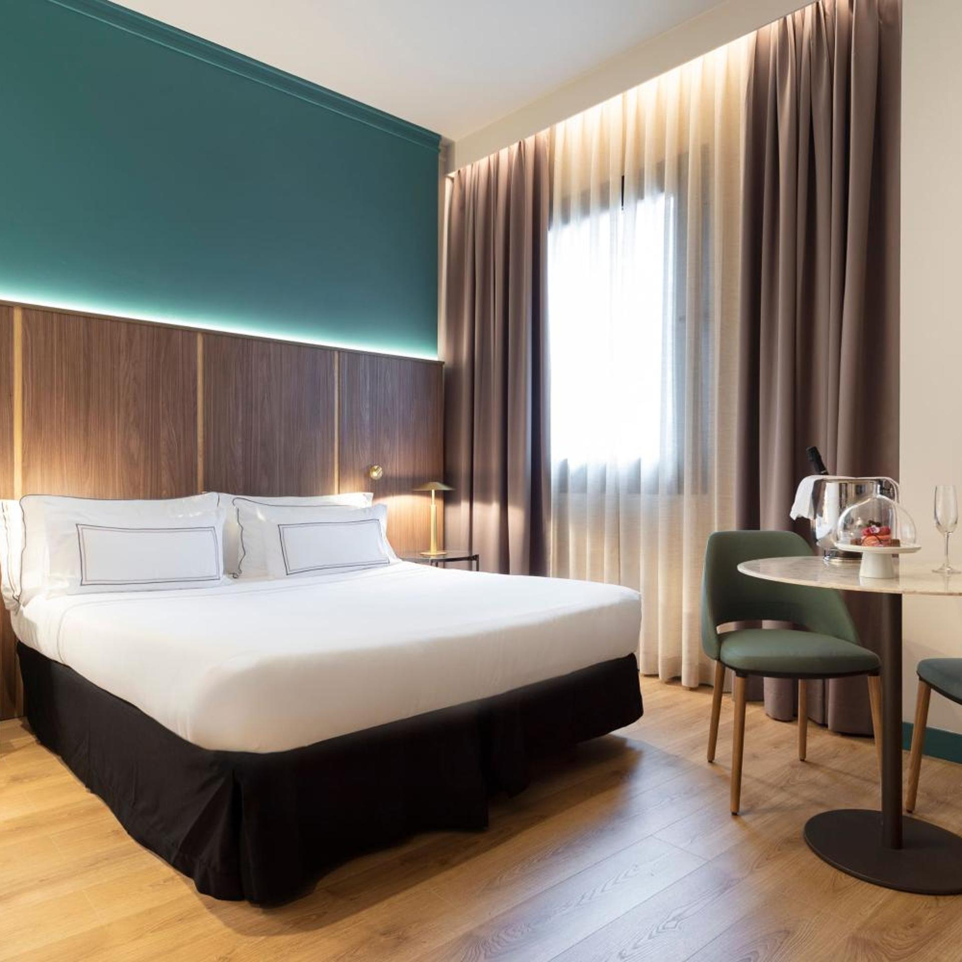 Premium, Double Bed
