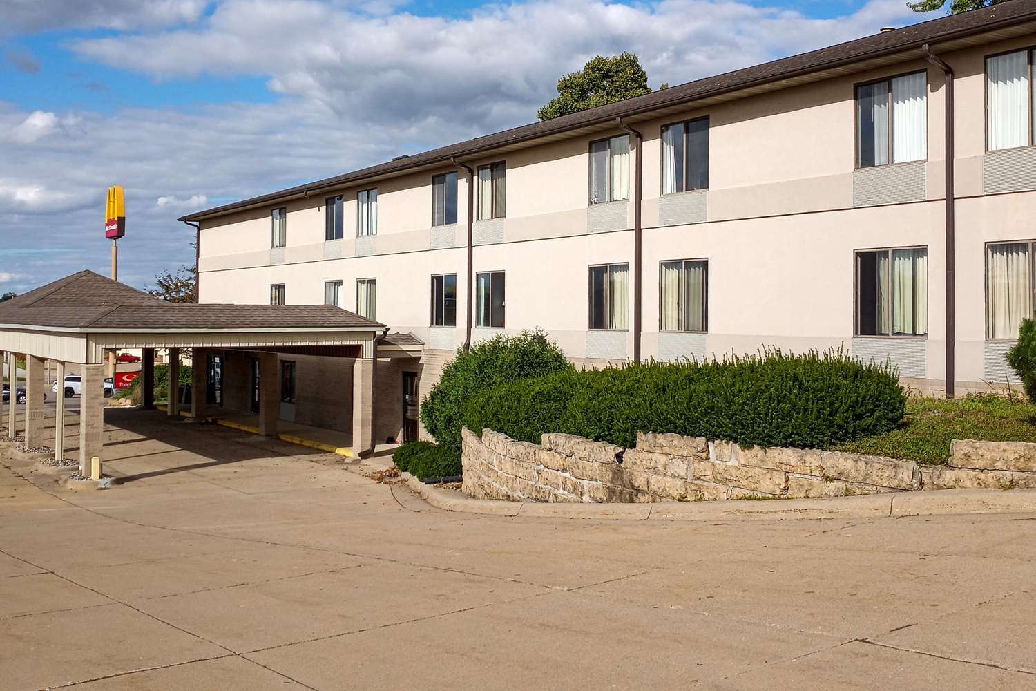 Econo Lodge Maquoketa, IA 20/20