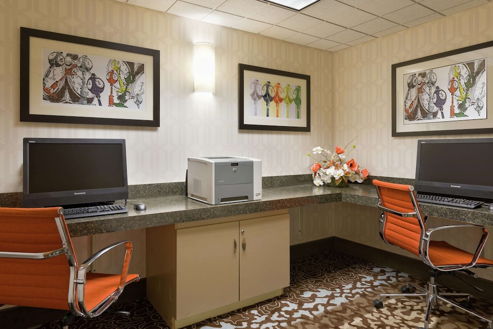 Hampton Inn Danbury Ct 46/51