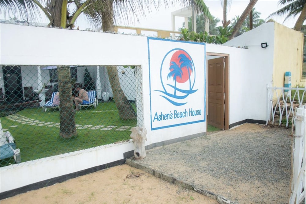 Ashens Beach House 6/50