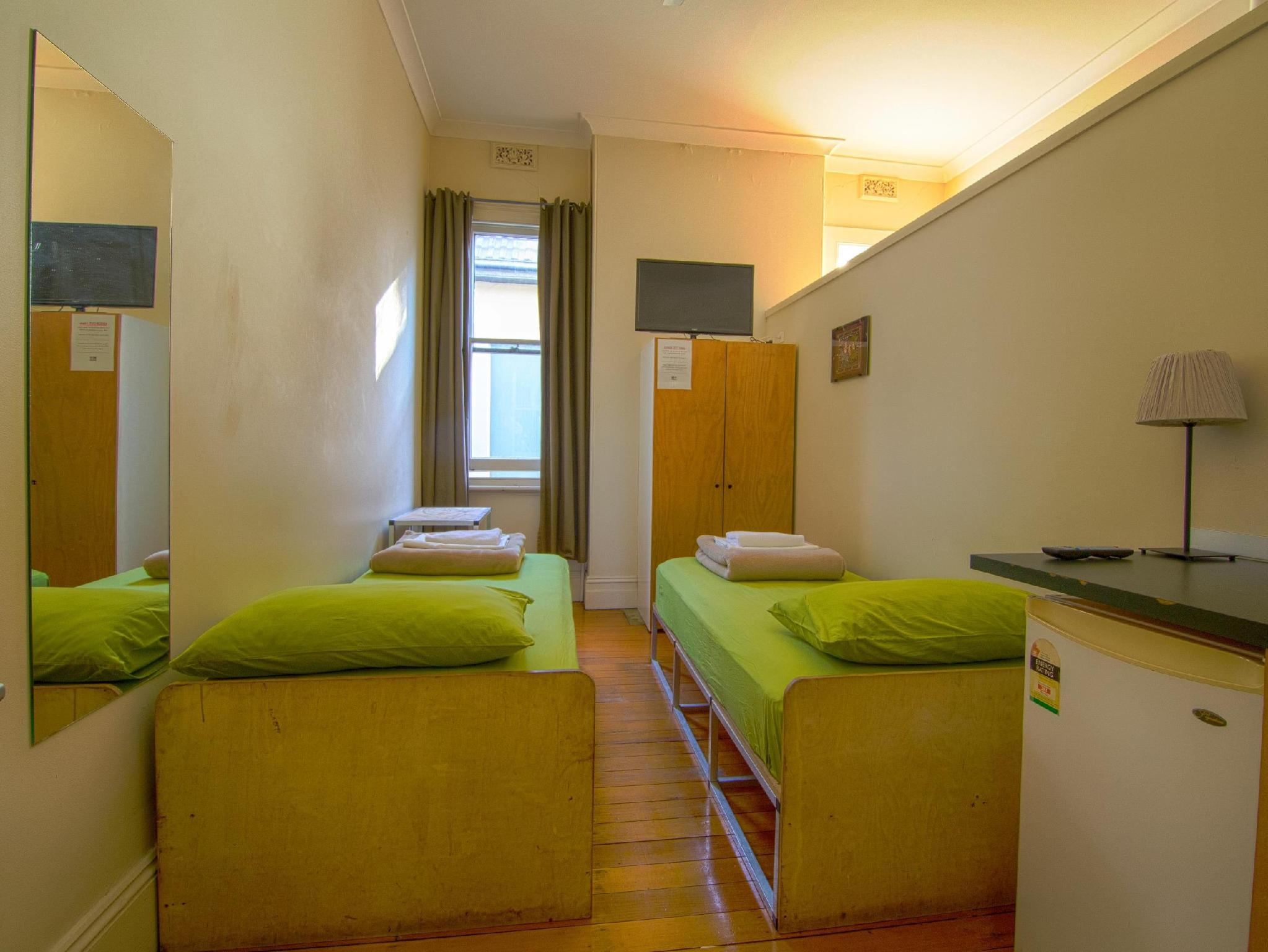 Room, Twin Beds, Shared Bathroom