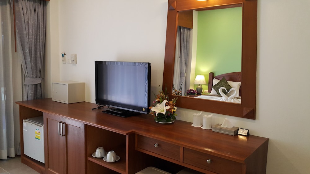 Mt Hotel 47/53
