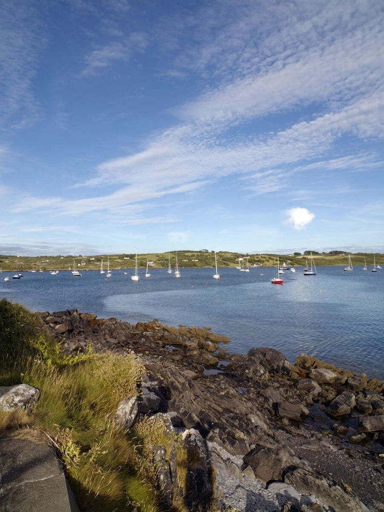 The Schull Harbour Hotel 53/56