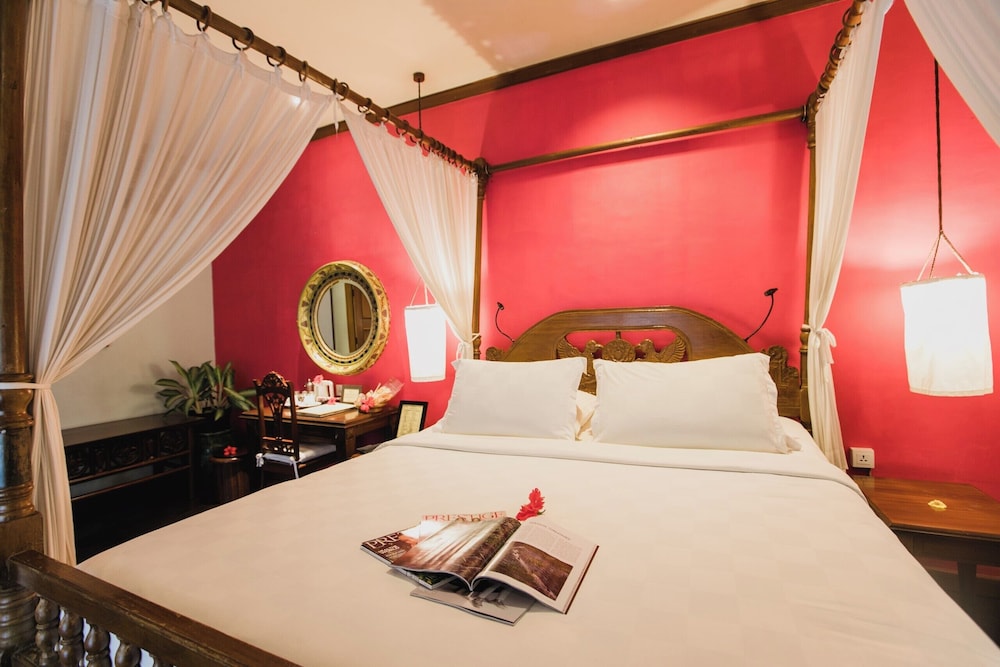 Executive  Suite