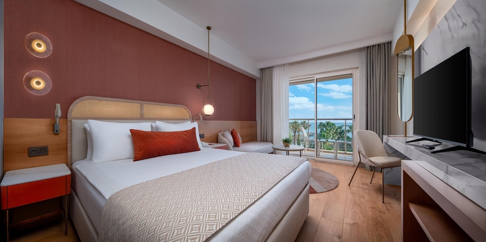 DELUXE, SEA VIEW