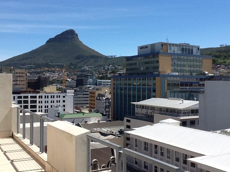 Kings in Cape Hotel 2/17