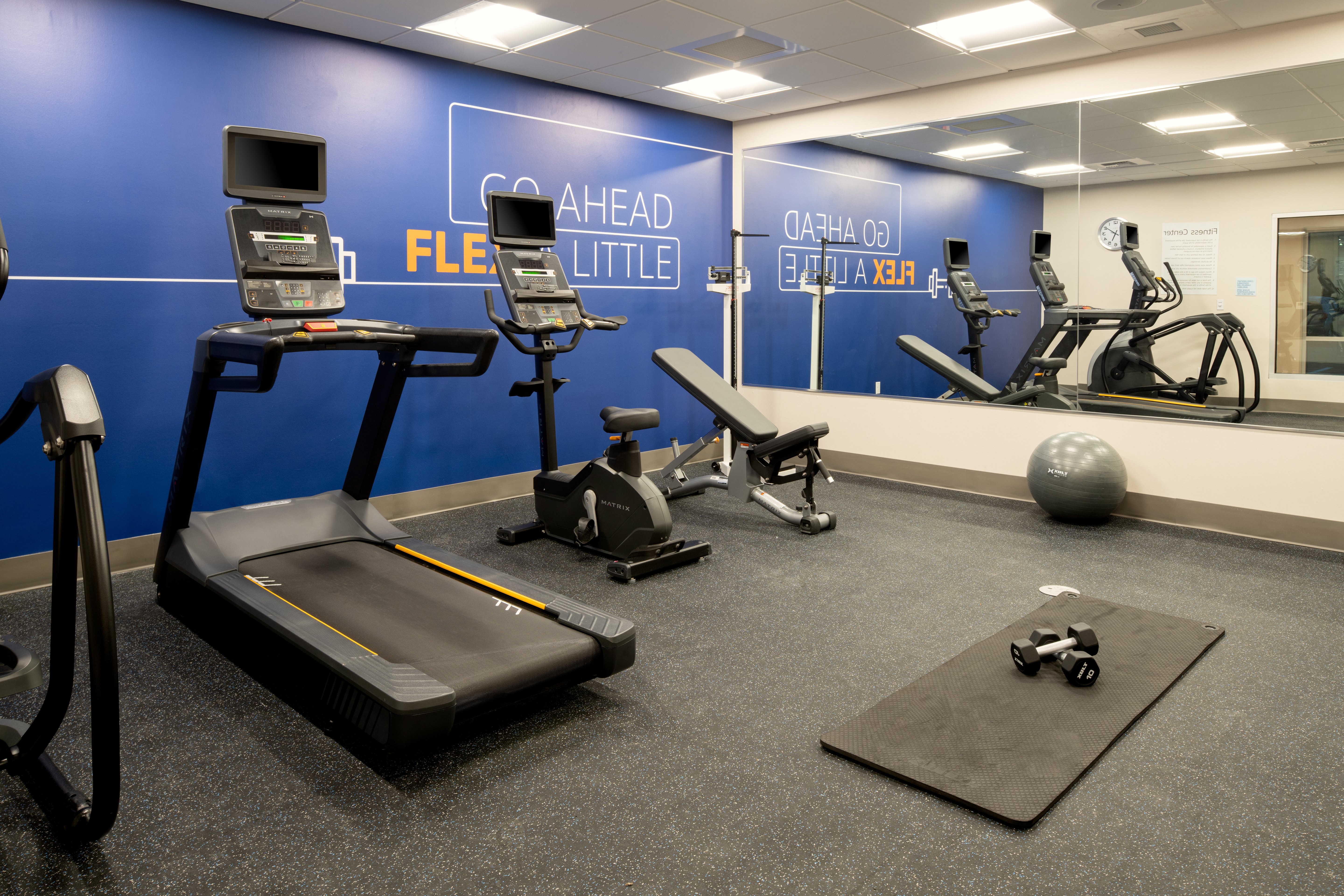 Holiday Inn Express & Suites - Hollister, an IHG Hotel 21/40