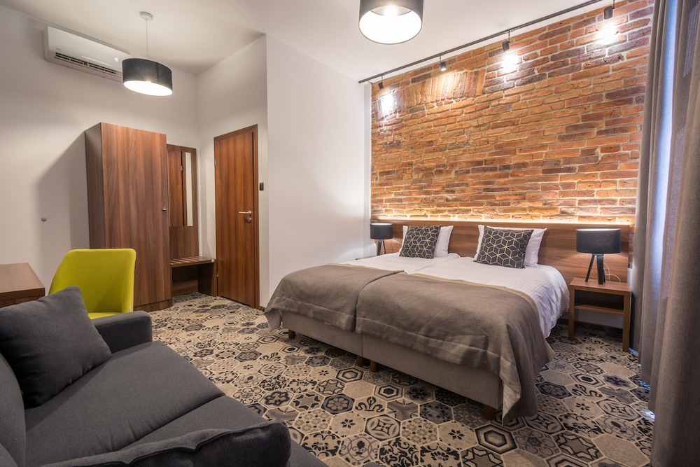 Hotel Lavender 18/67