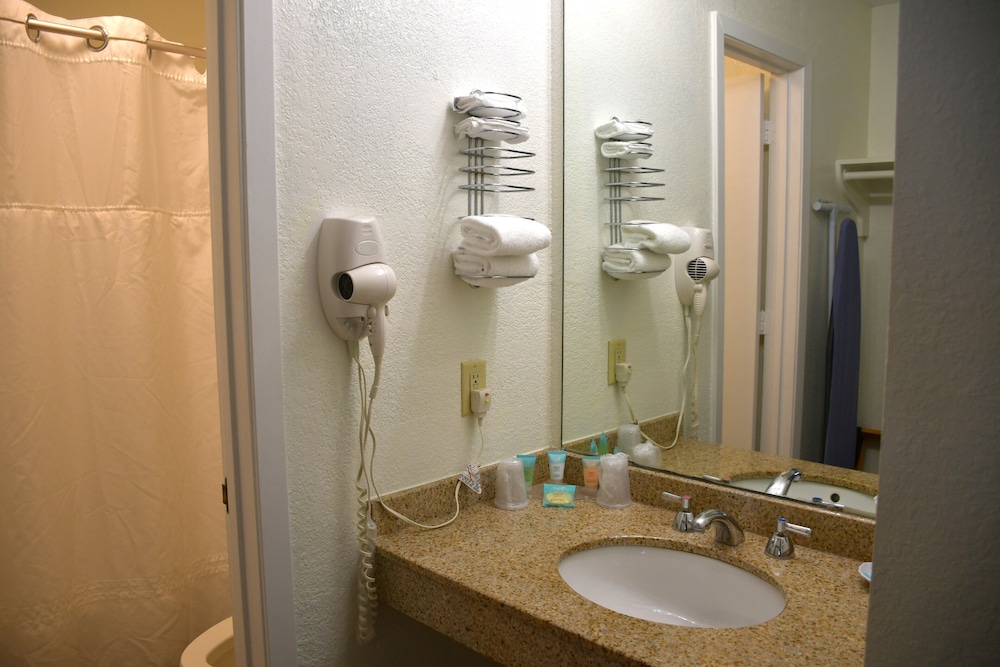 Inn at The Waterpark 63/64