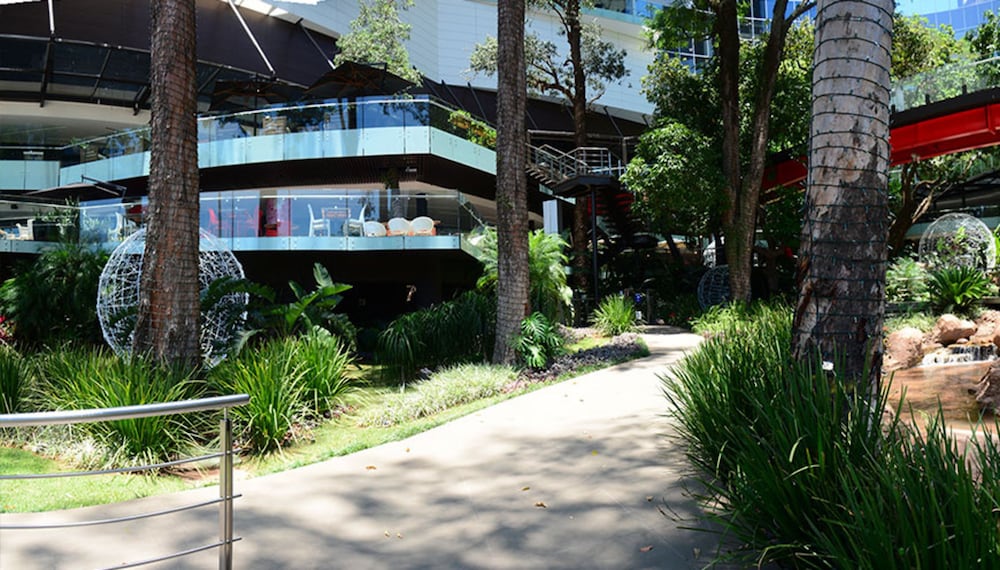 Paseo La Galeria Hotel & Suites 46/49
