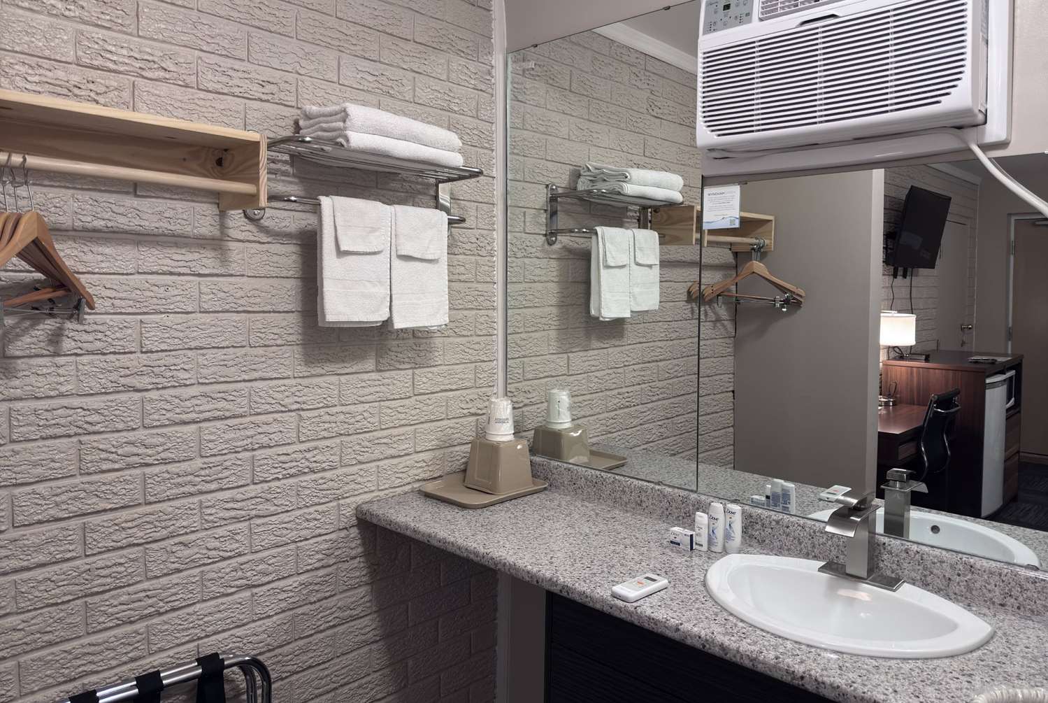 Super 8 By Wyndham Guelph 13/21